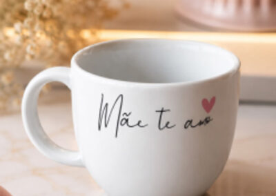 Caneca de porcelana Mãe te amo R$25,00